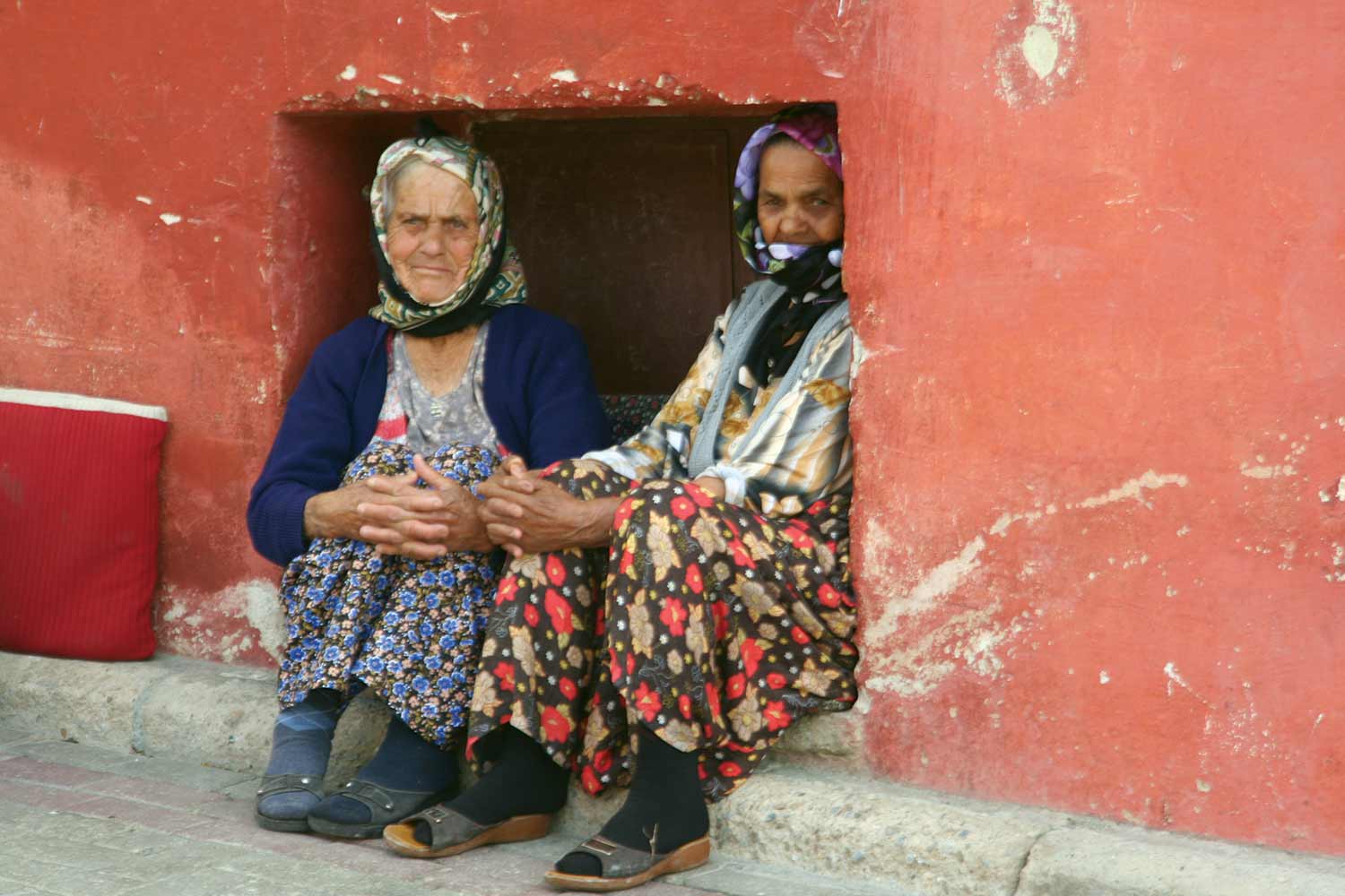 Shelter-from-the-Sun Shelter-from-the-Sun people