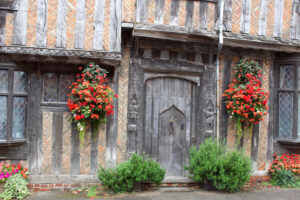 Orange-Baskets door