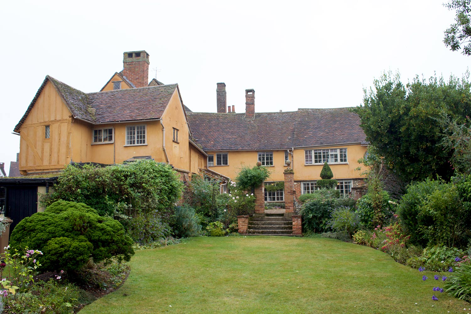 little-hall-garden
