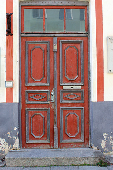 Red-Door